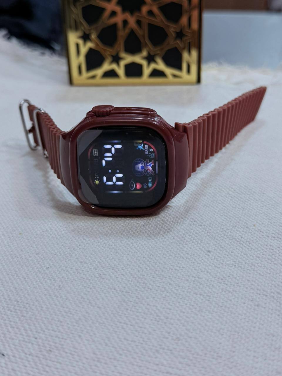 Watch AltraSquare slide 4