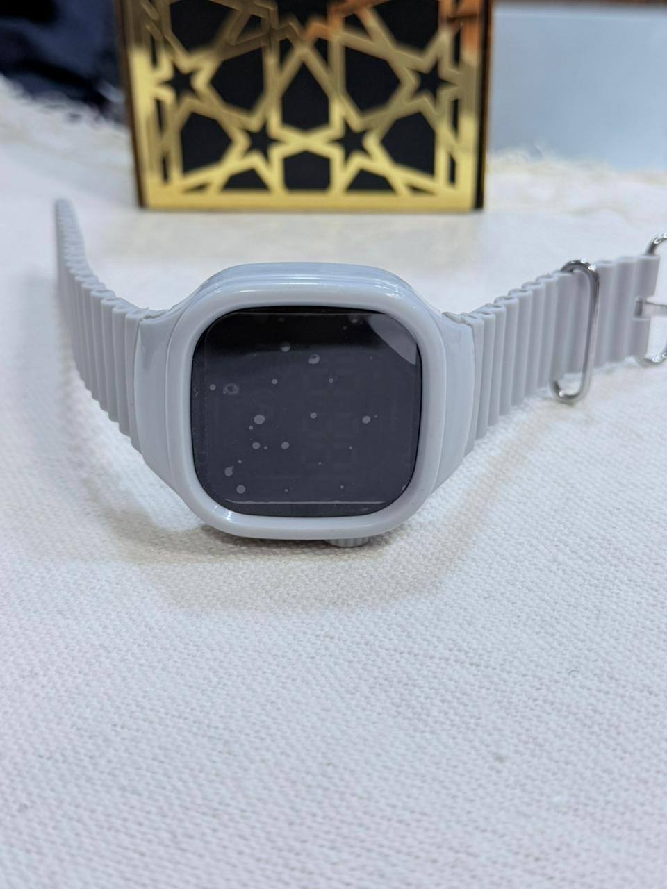 Watch AltraSquare slide 2