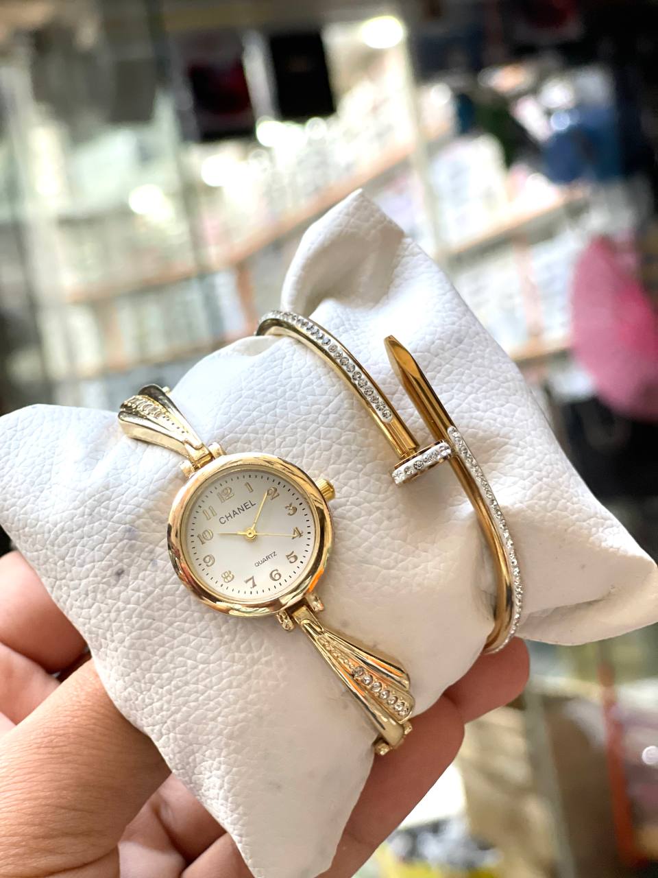 Watch CHANEL slide 2