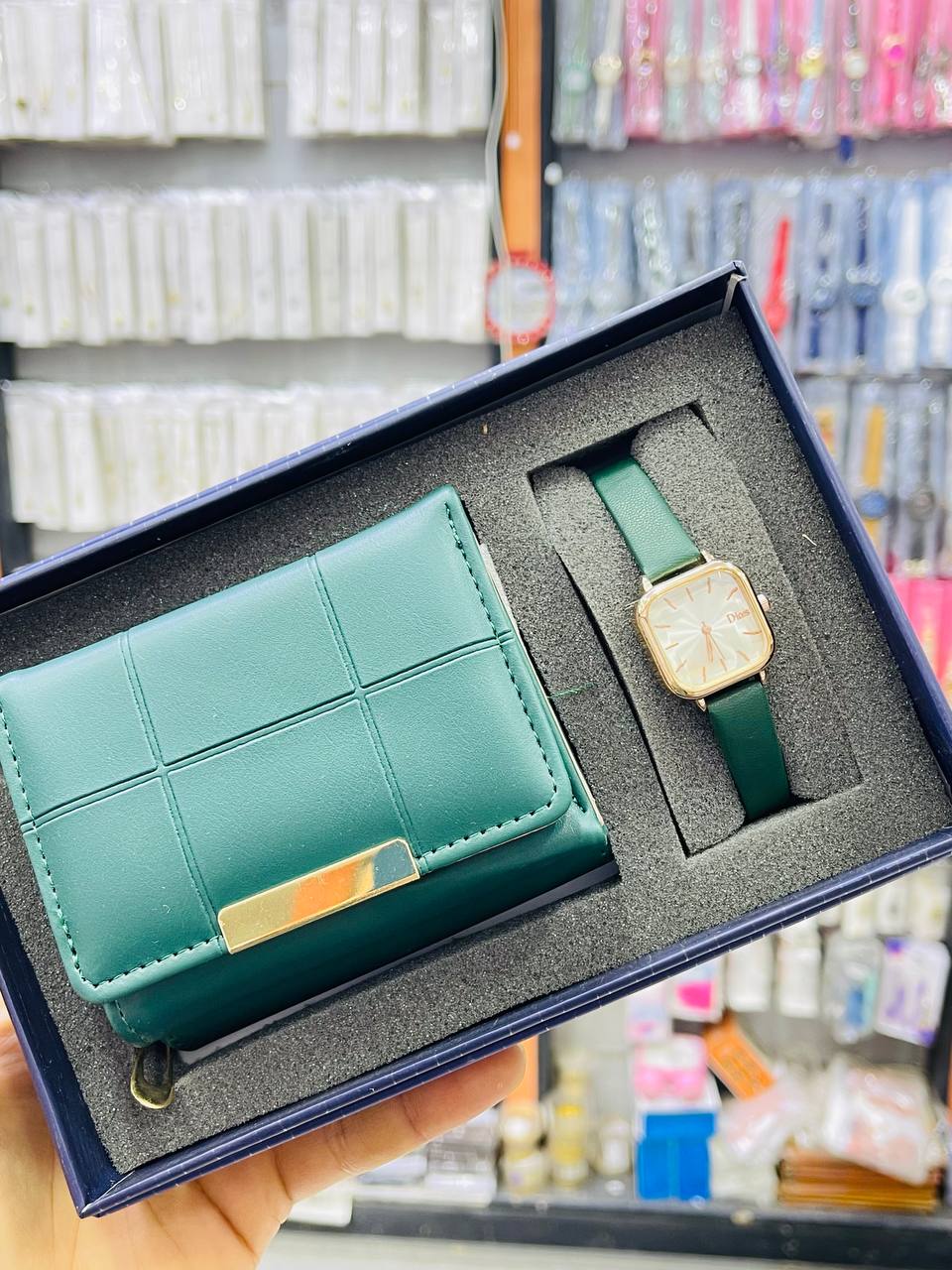 Watch collectionForWomen slide 4